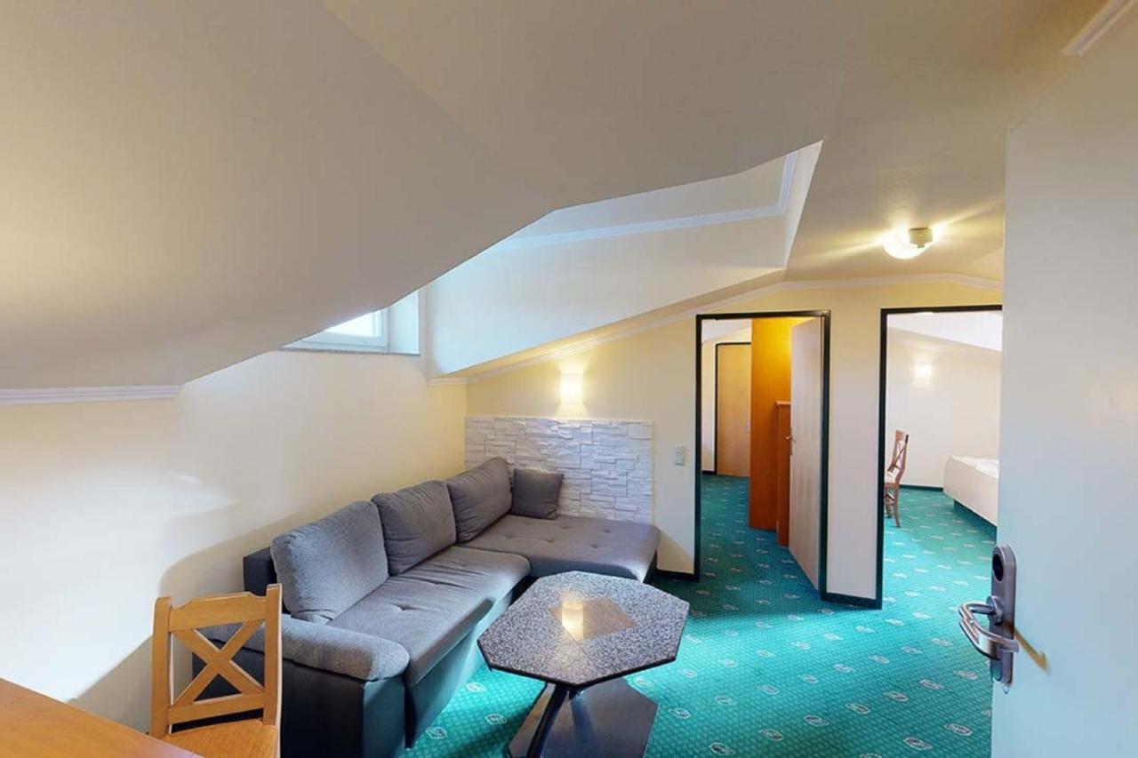 Voralpenhotel Schmoller Sankt Georgen im Attergau Exteriör bild